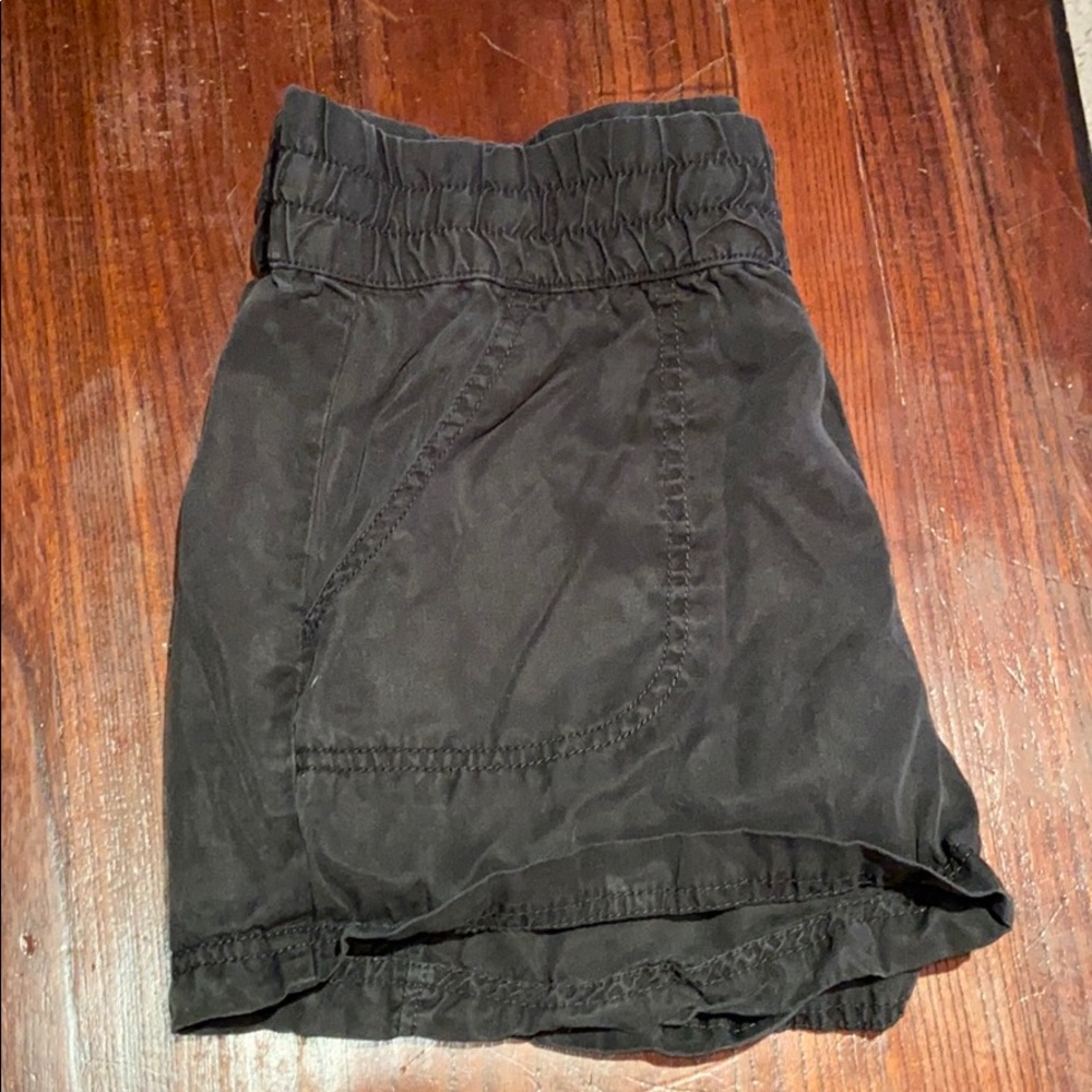 Women’s Athleta Cloth Shorts size 8